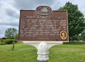 wisconsin/central-wisconsin/landmark/wisconsin-state-historical-marker-398-third-lake-passage