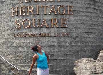 tennessee/knoxville/landmark/alex-haley-heritage-square