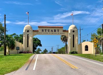 florida/northeast-florida/landmark/stuart-welcome-arch