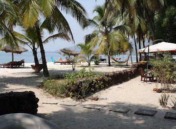 sierra-leone/southern-province/landmark/tokeh-beach