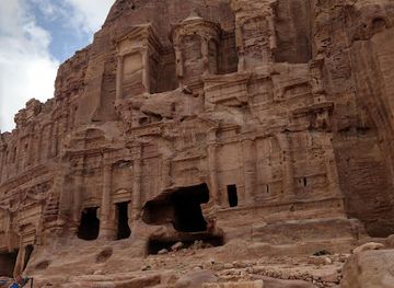 jordan/burial-mounds/landmark/silk-tomb