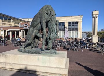 france/montpellier/antigone/landmark/statue-d-orlando-furioso-montpellier