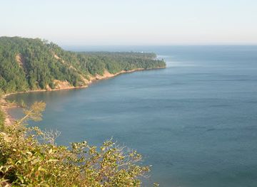 michigan/pictured-rocks-national-lakeshore/landmark/log-slide-overlook