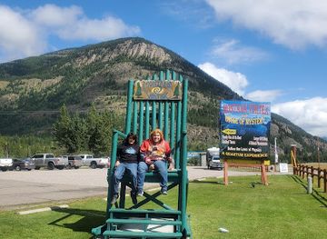 montana/columbia-falls/landmark/montana-vortex-and-house-of-mystery