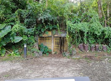 guam/agana-heights/landmark/japanese-caves