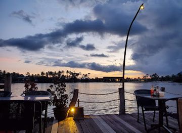cambodia/kampot/landmark/rusty-keyhole