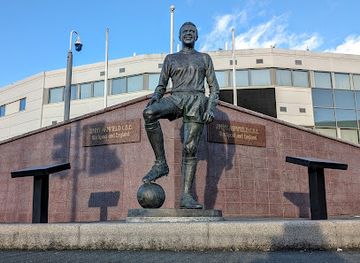 united-kingdom/blackpool/landmark/jimmy-armfield-statue