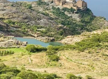 yemen/hababah-village/landmark/aljabowbi-castle