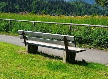 germany/zugspitze/landmark/sitzbank-am-laingraben-aussicht-auf-zugspitze