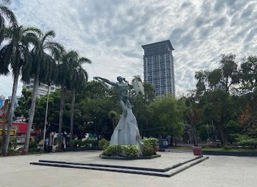 philippines/manila/malate/landmark/rajah-sulayman-park