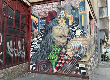 romania/bucharest/landmark/pictura-murala-masonica-bram-stoker-si-dracula