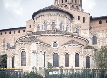 france/toulouse/landmark/place-basilique-saint-sernin