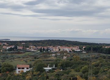 croatia/rovinj-riviera/landmark/monkodonja-gradina-arheolosko-nalaziste