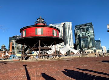 maryland/baltimore/inner-harbor/landmark/seven-foot-knoll-lighthouse