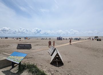 estonia/parnu-beach/landmark/poks-beach-bar