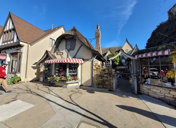 california/carmel-by-the-sea/landmark/doud-arcade