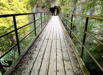 japan/tohoku/landmark/dakigaeri-valley