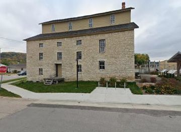 iowa/northeast-iowa/landmark/painter-bernatz-mill