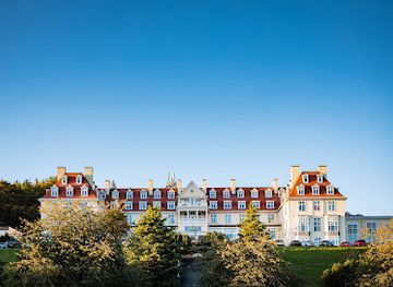 united-kingdom/peeblesshire/landmark/1881-distillery-gin-school