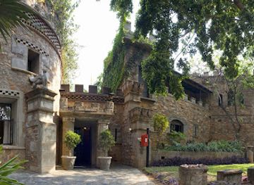 zimbabwe/matabeleland-south/landmark/nesbitt-castle