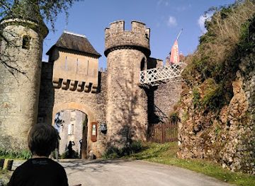 france/aquitaine/landmark/chateau-cenevieres