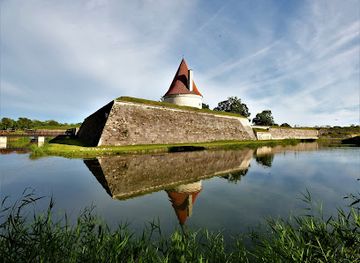 estonia/kuressaare/landmark/kuressaare-linnuse-vallikraav