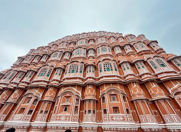 india/jaipur/pink-city/landmark/hawa-mahal