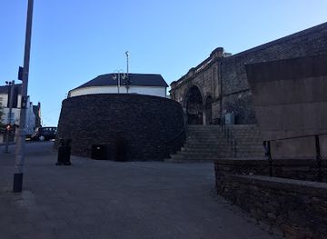 united-kingdom/derry/landmark/ferryquay-gate-derry-city-walls