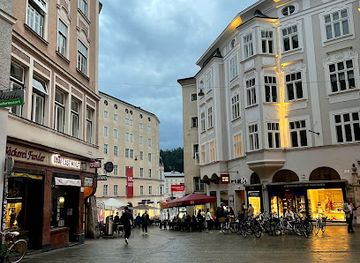 austria/salzburg/altstadt/landmark/old-city-hall