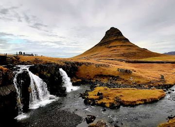 iceland/grundarfjorour-area/landmark/kirkjufell-reflection