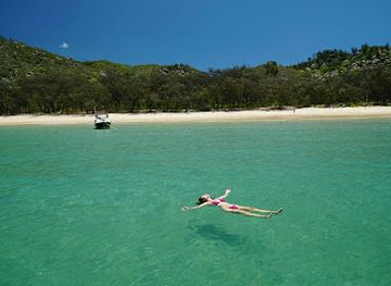 australia/magnetic-island/landmark/magnetic-island-time-cruises