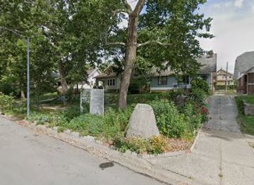 nebraska/omaha/landmark/oregon-trail-memorial-rock