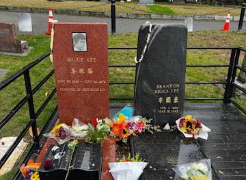 washington/puget-sound/landmark/bruce-lee-and-brandon-lee-grave-sites