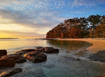 australia/jervis-bay/landmark/shark-net-beach