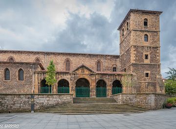 spain/asturias/landmark/plaza-de-espana