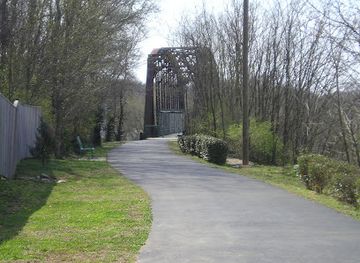 tennessee/clarksville/landmark/upland-trail