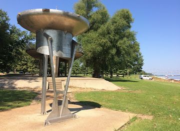 illinois/little-egypt/landmark/mississippi-ohio-river-confluence