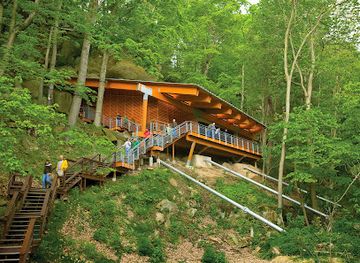 pennsylvania/western-pennsylvania/landmark/meadowcroft-rockshelter-and-historic-village