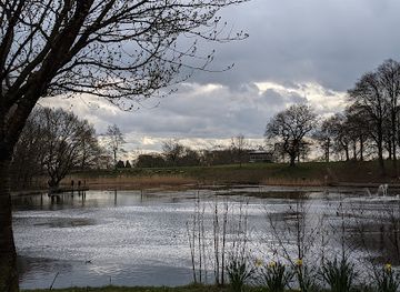united-kingdom/leeds/roundhay/landmark/the-upper-lake