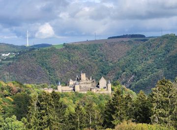 luxembourg/eislek/landmark/viewpoint-castle-bourscheid