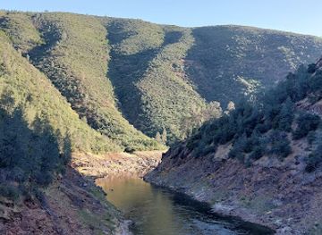 california/sierra-nevada/landmark/wards-ferry-bridge
