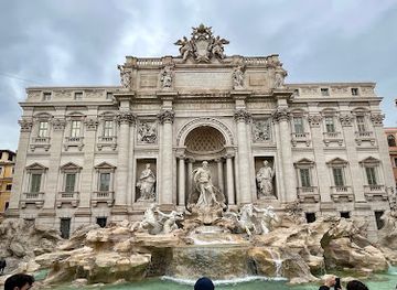 italy/rome/trevi/landmark/palazzo-poli