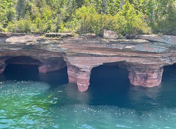 wisconsin/madeline-island/landmark/apostle-islands-maritime-cliffs-state-natural-area