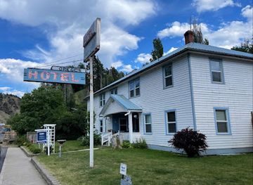 oregon/wheeler-county/landmark/the-oregon-hotel