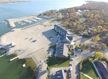 north-dakota/devils-lake/landmark/woodland-resort