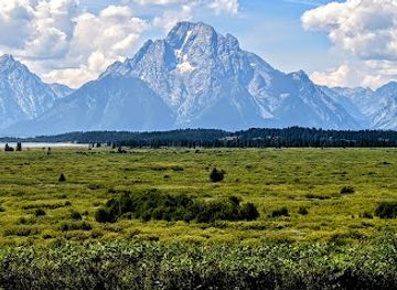 wyoming/teton-county/landmark/craig-thomas-discovery-and-visitor-center