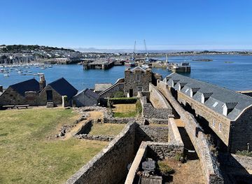 guernsey/perelle-bay/landmark/guernsey