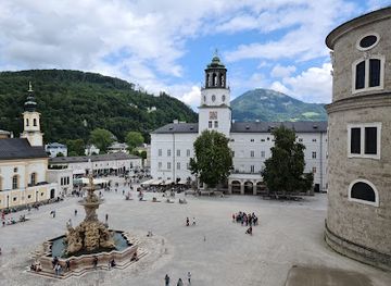 austria/pinzgau/landmark/residenzplatz