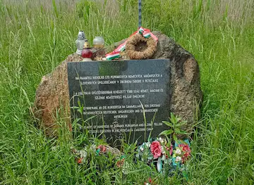 Pamätník popravených v zbernom tábore v Petržalke
