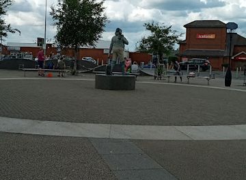united-kingdom/skegness/landmark/jolly-fisherman-statue